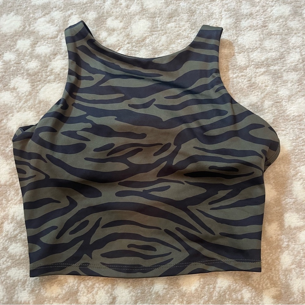Athletic top sports bra